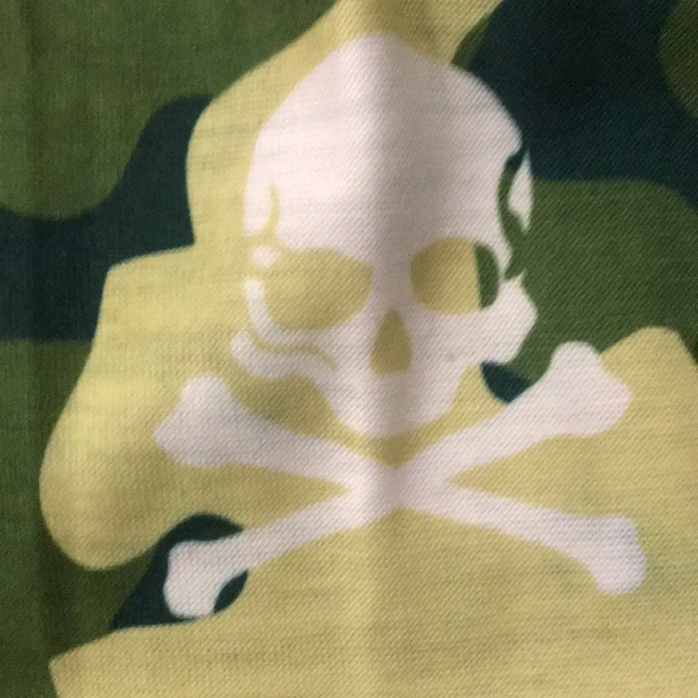 6/$20 New camo with skulls neck gaiter